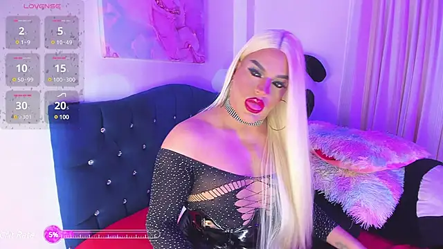 Snapshot of Missisabella_ chatting on February 3, 2025, 11:47 pm Missisabella online show from February 3, 2025, 11:47 pm