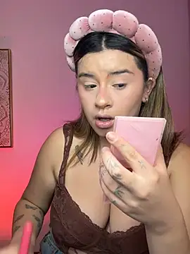 SaraBraun  online show from July 13, 2026, 3:59 pm