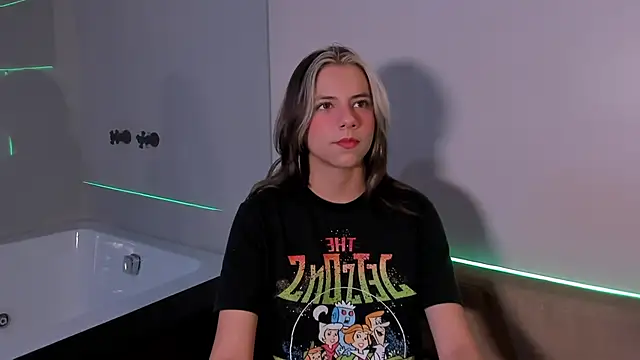 Snapshot of ArtemisaBlake chatting on December 18, 2024, 8:57 pm ArtemisaBlake online show from December 18, 2024, 8:57 pm