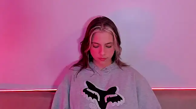 Snapshot of ArtemisaBlake chatting on December 21, 2024, 1:04 am ArtemisaBlake online show from December 21, 2024, 1:04 am