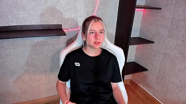 Snapshot of ArtemisaBlake chatting on January 4, 2025, 9:09 pm ArtemisaBlake online show from January 4, 2025, 9:09 pm