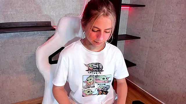 Snapshot of ArtemisaBlake chatting on January 6, 2025, 9:22 pm ArtemisaBlake online show from January 6, 2025, 9:22 pm