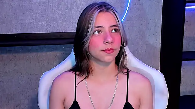 Snapshot of ArtemisaBlake chatting on January 22, 2025, 9:21 pm ArtemisaBlake online show from January 22, 2025, 9:21 pm