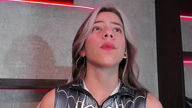 Snapshot of ArtemisaBlake chatting on February 14, 2025, 4:31 pm ArtemisaBlake online show from February 14, 2025, 4:31 pm