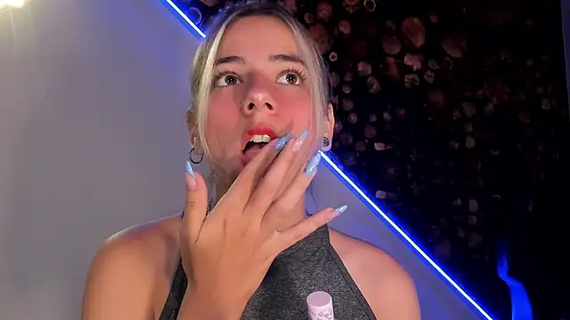 Snapshot of ArtemisaBlake chatting on March 20, 2025, 4:31 pm ArtemisaBlake online show from March 20, 2025, 4:31 pm