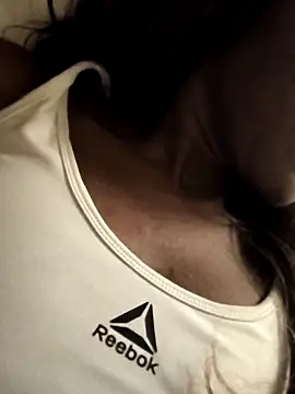 Snapshot of LuckiXCX chatting on December 22, 2024, 4:17 am LuckiXCX online show from December 22, 2024, 4:17 am