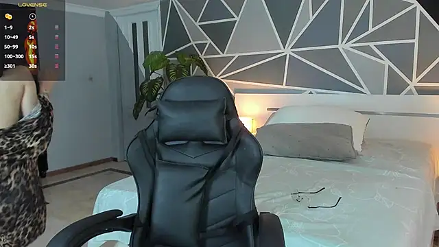 Snapshot of Lucifer_shadow chatting on February 13, 2025, 12:43 pm Lucifer shadow online show from February 13, 2025, 12:43 pm