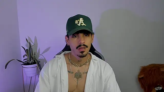 Snapshot of Lukeetaylor chatting on June 10, 2026, 2:27 pm Lukeetaylor online show from June 10, 2026, 2:27 pm