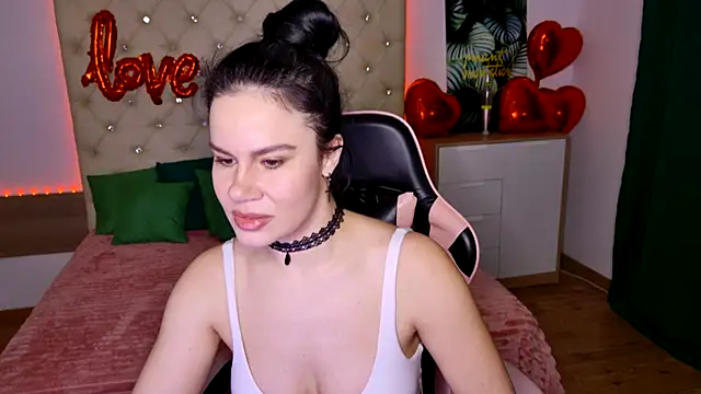 Snapshot of KattieSims chatting on February 10, 2025, 9:58 am KattieSims online show from February 10, 2025, 9:58 am