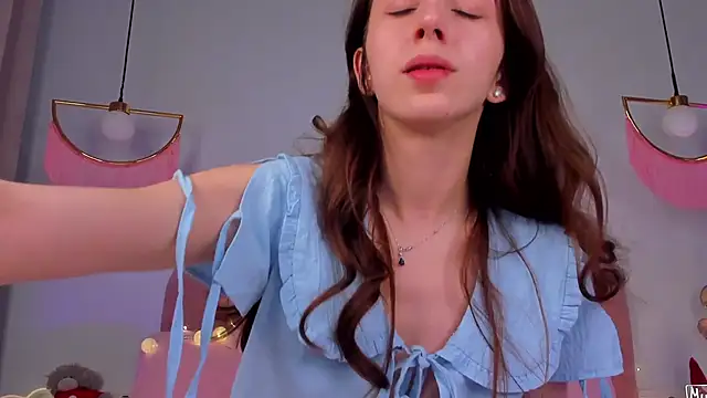 ElsaYoung online show from January 17, 2025, 2:18 am