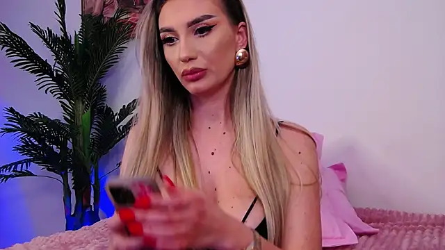 FelyJolie online show from December 17, 2024, 3:39 pm