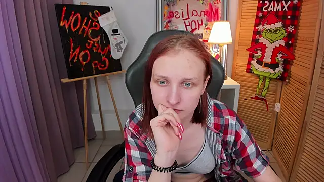 Snapshot of SallyFishery chatting on January 8, 2025, 2:03 am SallyFishery online show from January 8, 2025, 2:03 am