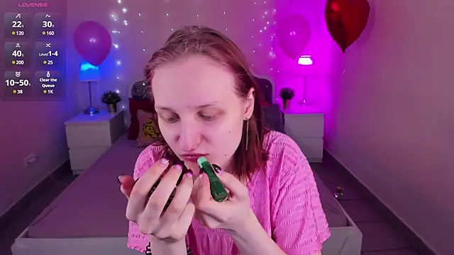 Snapshot of SallyFishery chatting on February 24, 2025, 1:24 am SallyFishery online show from February 24, 2025, 1:24 am