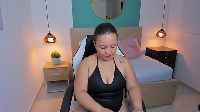 linda rios  online show from December 26, 2024, 7:05 pm