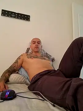 cris21324 online show from January 18, 2025, 8:51 pm