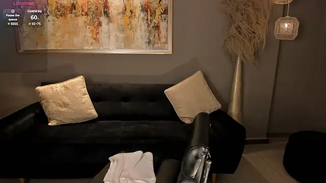 MiaFarrell  online show from January 24, 2025, 7:18 pm