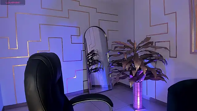 MiaFarrell  online show from November 19, 2025, 6:19 pm