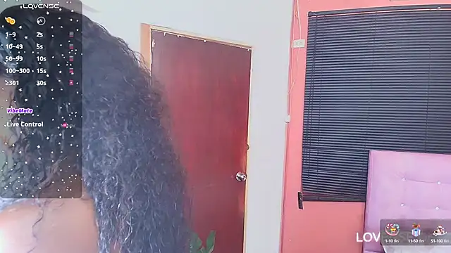 kinkyandsavage online show from January 4, 2025, 7:02 pm