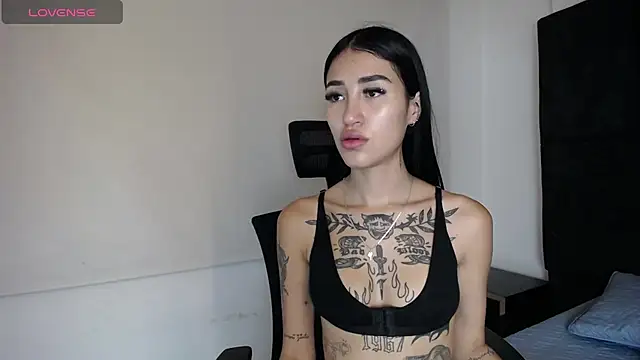 Snapshot of Cassie_howard_ chatting on December 24, 2024, 5:16 am Cassie howard online show from December 24, 2024, 5:16 am