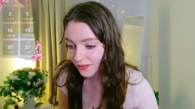Lana  Cute  online show from June 7, 2026, 4:00 pm