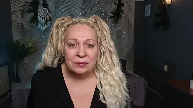 Penelope Pinky online show from January 27, 2025, 2:24 pm