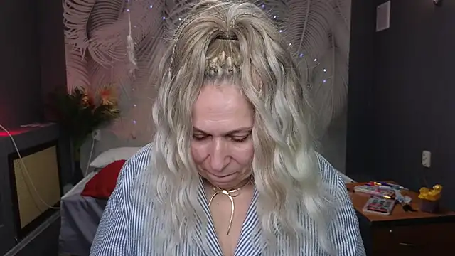 Penelope Pinky online show from January 28, 2025, 8:15 pm