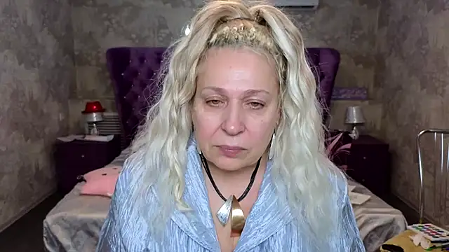 Penelope Pinky online show from January 29, 2025, 8:04 pm