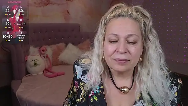 Penelope Pinky online show from February 2, 2025, 5:37 pm