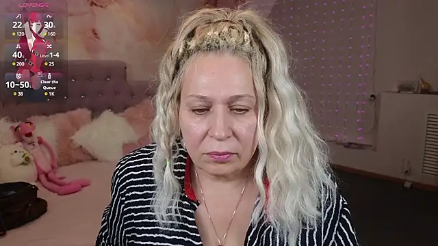 Penelope Pinky online show from February 3, 2025, 5:24 pm