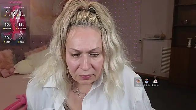 Penelope Pinky online show from February 7, 2025, 8:20 pm