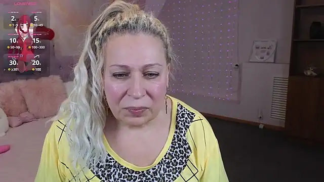 Penelope Pinky online show from February 11, 2025, 2:35 pm