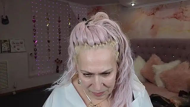 Penelope Pinky online show from March 2, 2025, 2:21 pm