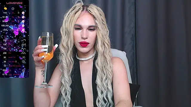 Snapshot of Cassie_Bae chatting on January 1, 2025, 1:27 pm Cassie Bae online show from January 1, 2025, 1:27 pm