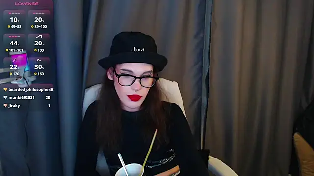 Snapshot of Cassie_Bae chatting on March 5, 2025, 10:54 pm Cassie Bae online show from March 5, 2025, 10:54 pm