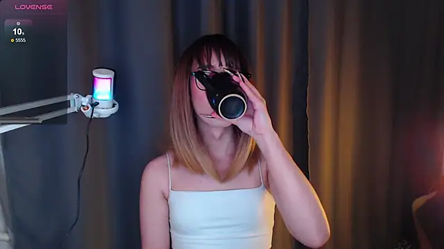 Snapshot of Cassie_Bae chatting on March 18, 2025, 6:25 am Cassie Bae online show from March 18, 2025, 6:25 am