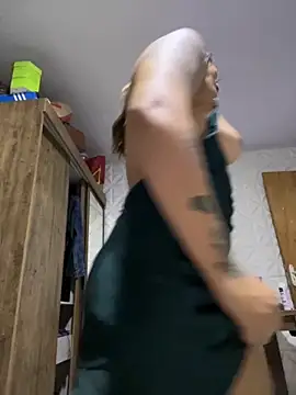 Nicollygriu online show from November 6, 2025, 2:45 am