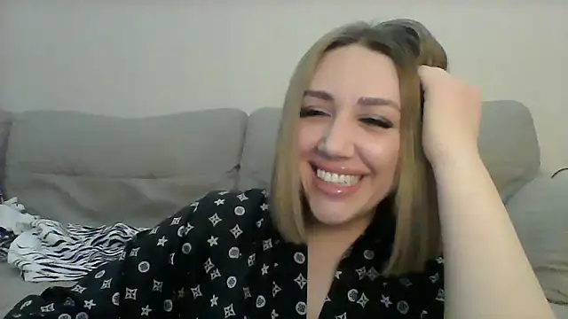 VickyLove047 online show from January 1, 2025, 1:47 am