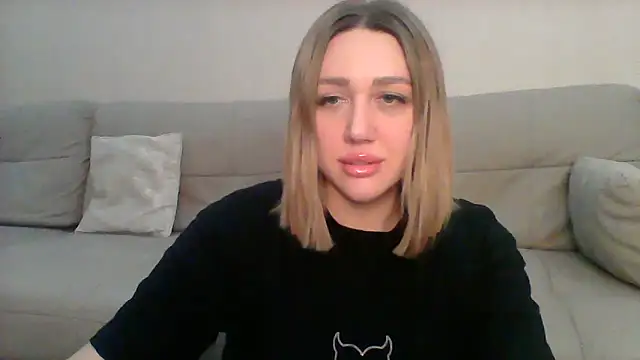 VickyLove047 online show from February 13, 2025, 6:48 pm