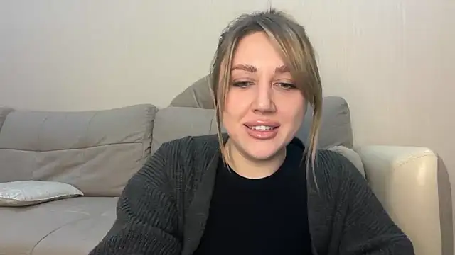 VickyLove047 online show from December 5, 2025, 8:05 pm