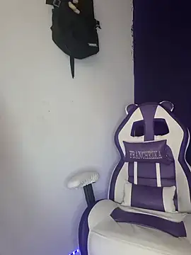 franchezkavegaaa online show from February 2, 2025, 3:17 pm