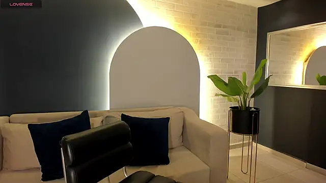 FernandaX1 online show from October 7, 2025, 11:18 am