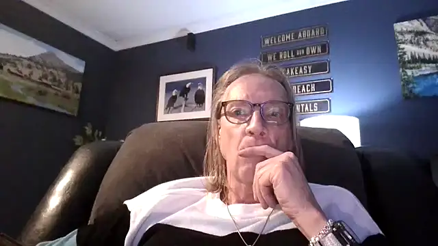 Snapshot of RoniJ2024 chatting on December 14, 2024, 1:17 am RoniJ2024 online show from December 14, 2024, 1:17 am