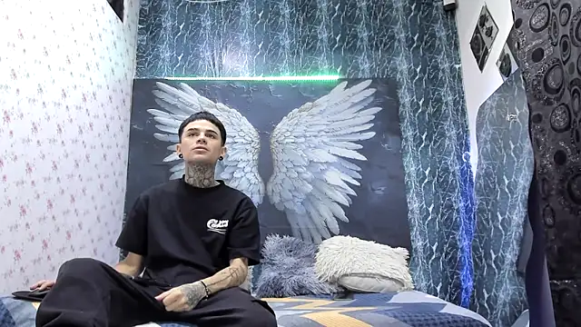 exotic hot couple online show from March 29, 2026, 12:32 am