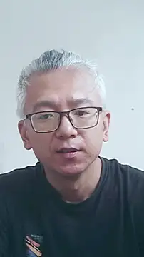 Snapshot of leoUSIR chatting on June 3, 2026, 5:21 am leoUSIR online show from June 3, 2026, 5:21 am
