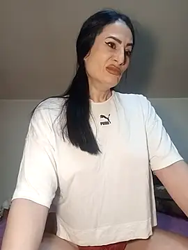 Snapshot of EveeRose chatting on November 12, 2025, 6:36 am EveeRose online show from November 12, 2025, 6:36 am