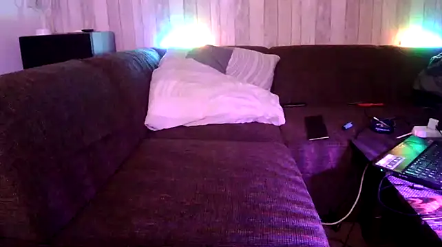 Snapshot of TinyDickBear chatting on January 31, 2025, 9:59 pm TinyDickBear online show from January 31, 2025, 9:59 pm