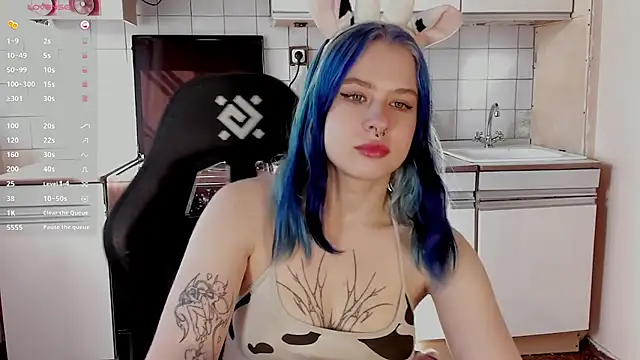 tender kiitty online show from September 11, 2025, 1:11 pm