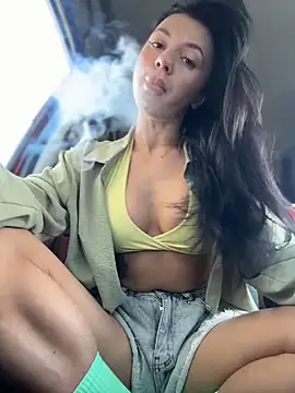 JulliaVegas online show from June 2, 2026, 1:40 am