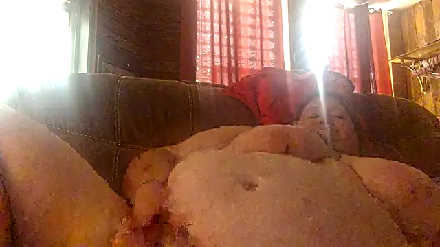 chrissybear84 online show from June 25, 2026, 7:29 pm
