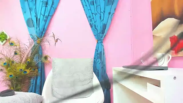 miss--flora online show from December 15, 2024, 7:42 pm